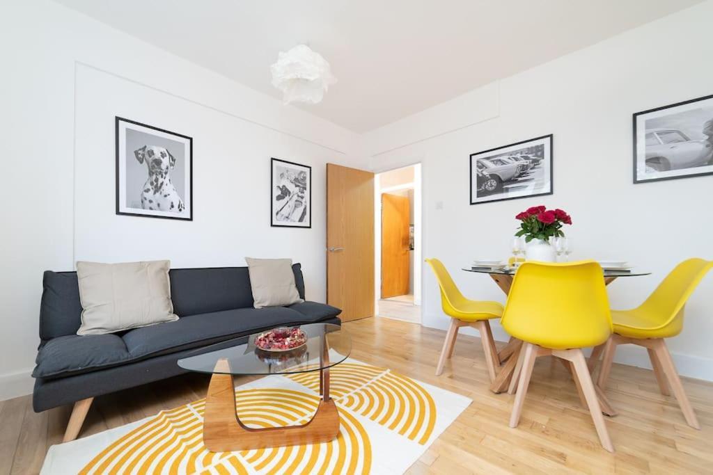 Two Bedroom Apartment By Buonomo Stays Short Lets & Serviced Accommodation In Balham With Balcony London Eksteriør billede